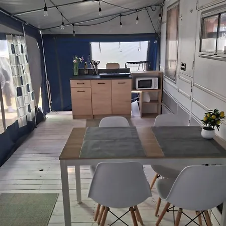 Dolce Surf Camp אתר קמפינג